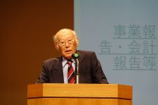 8.加藤監事による監査報告